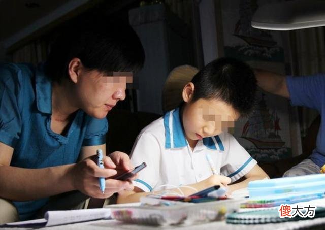 小学生作文《无聊的事》火了,老师哭笑不得,批语:别让你妈看见