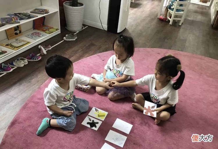 孩子已上幼儿园，全职妈妈为了接送娃方便去幼儿园工作，可行吗？