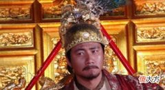 【爱历史】朱元璋吃饭，发现碗里有根头发大怒，厨子脱下帽子：我秃头