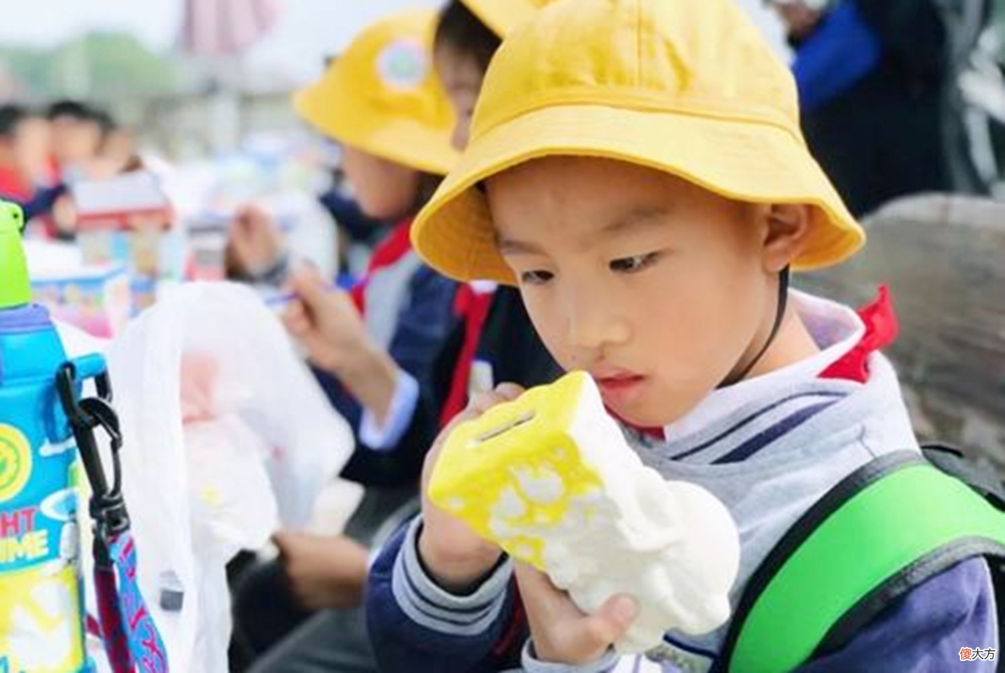 玩具多的孩子比玩具少的孩子更幸福?心理学研究:前者有弊无利