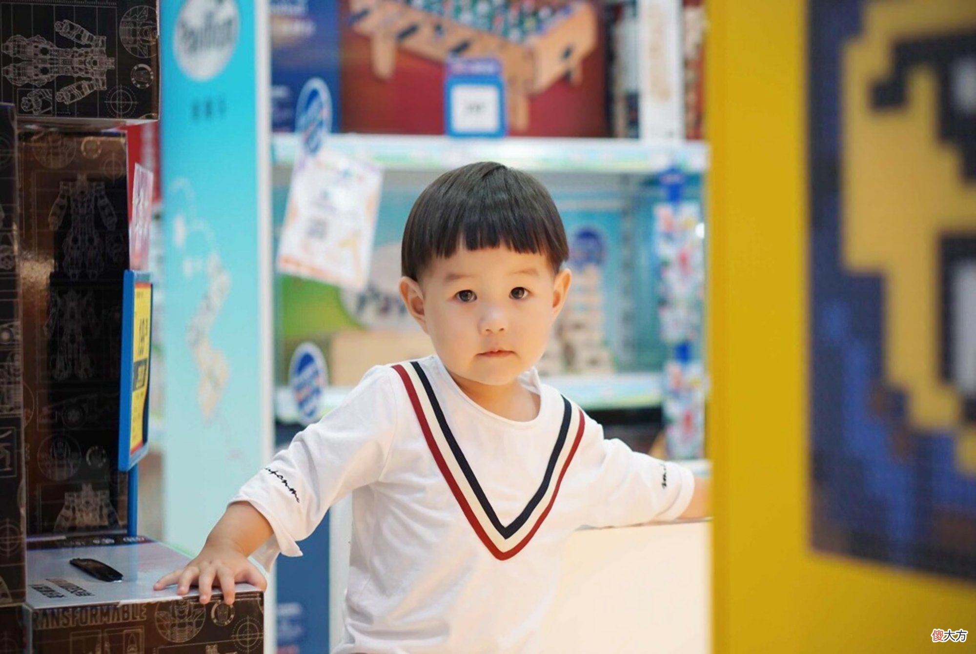 玩具多的孩子比玩具少的孩子更幸福?心理学研究:前者有弊无利