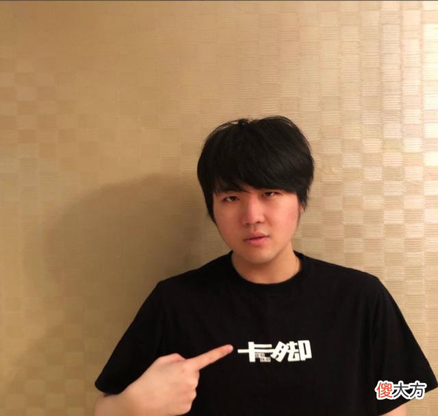 【游戏迷】GNR无缘德杯被淘汰，被让一追二后姿态沉默，UZI：我要去打万坤屁股