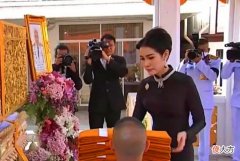 【历史故事】诗妮娜贵妃深懂君王心，劝国王不要对自己太好，更不要冷落王后