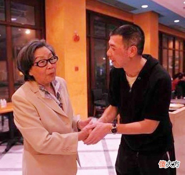 【爱历史】2001年杜月笙女儿回国：只有我一个回家，他们都走了