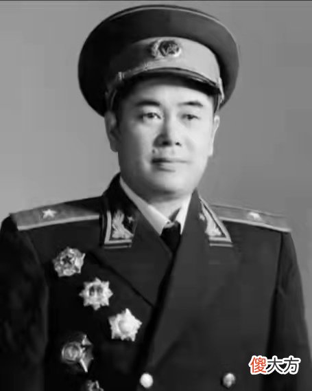 【历史故事】林总到东北不讲究衣食，屋里有地图就行，常和勤务员挤一个炕