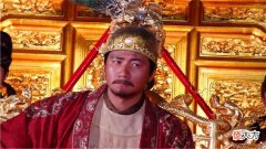 【爱历史】朱元璋大肆诛杀开国元勋，汤和是怎么躲过朱元璋的屠刀，最后得以善终？