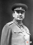 【爱历史】铁腕领袖斯大林：父子关系却冷到冰点，女儿甚至远走美国不回家！