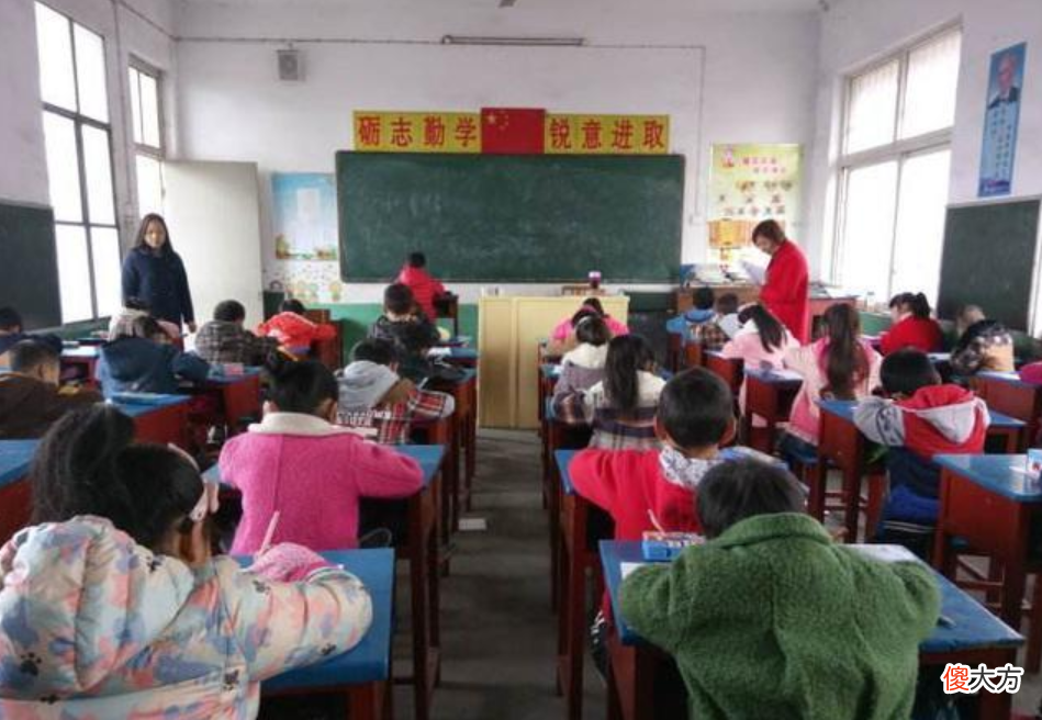 小学生考场急得大哭，因名字有103画，老师：写名字比考满分要难