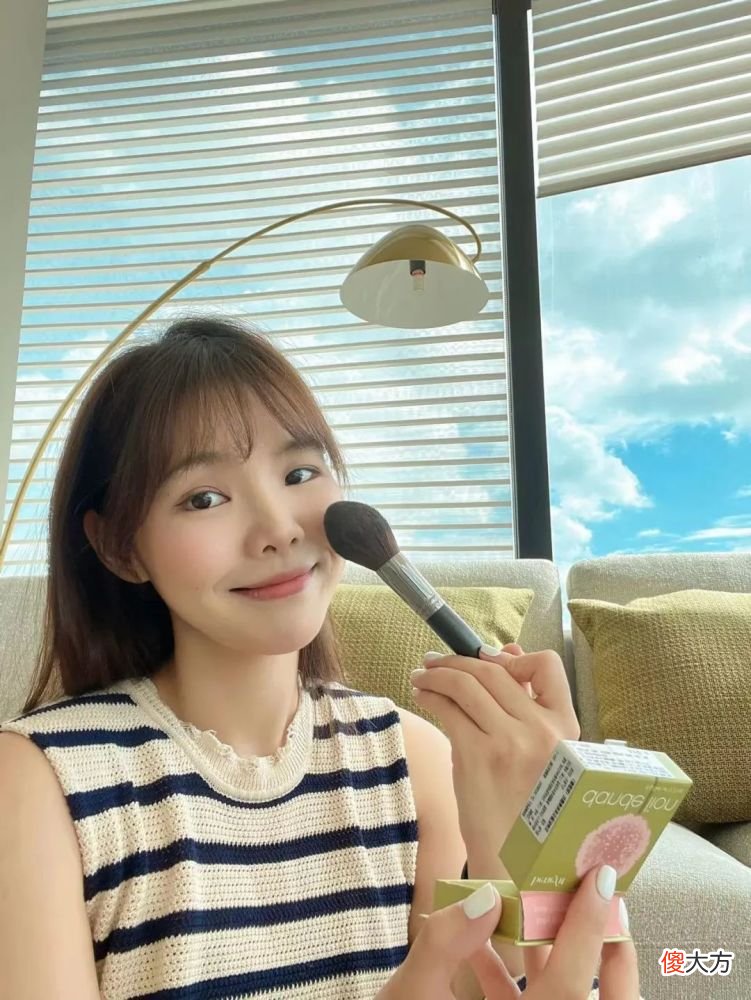 【时尚一点】海报试用｜腮红千千万，蒲公英永流传？报友亲自验证是真是假～