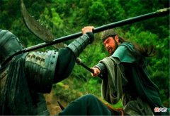 【爱历史】《三国演义》中，文丑和赵云打成平手，为何战不三合就被关羽斩杀