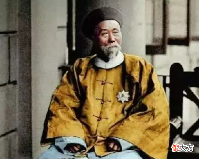 【爱历史】三眼花翎到底是什么？清朝200年来仅7人拥有，和珅都没得到