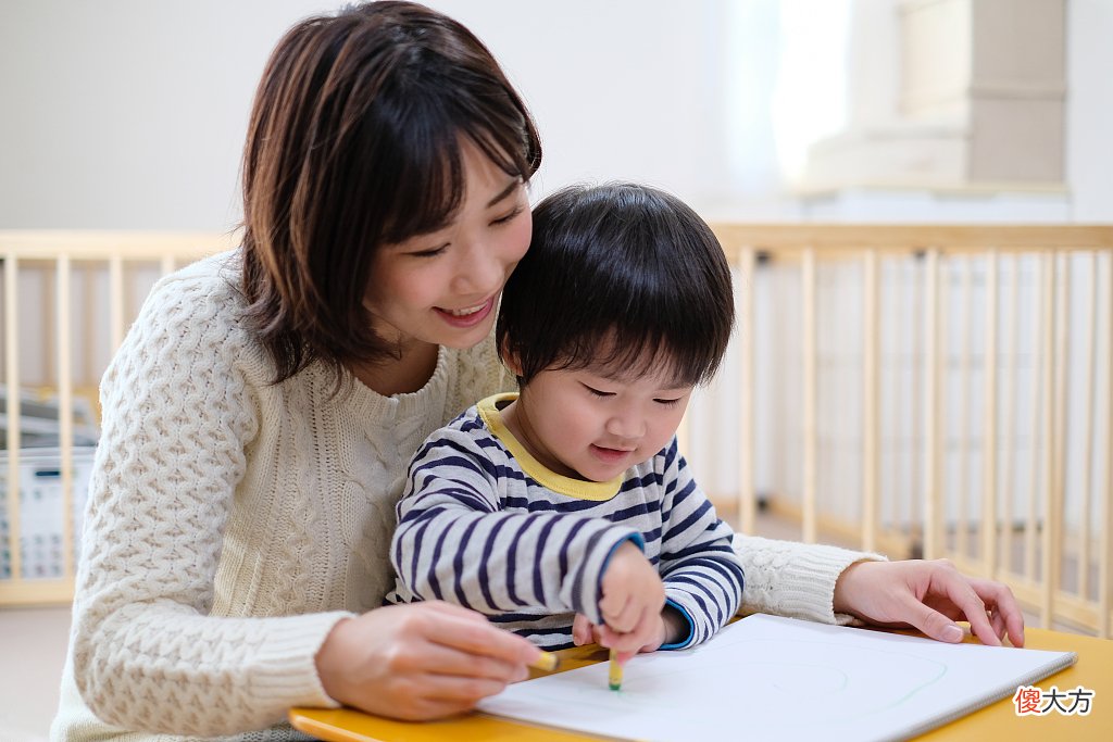 “妈妈，我为什么和别人不一样”告诉孩子，你很特别
