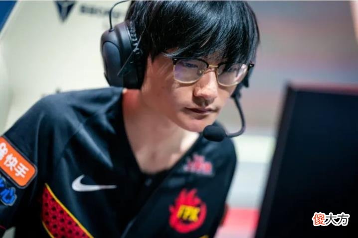 【游戏世界】韩国网友热议JDG击败TES：JKL是历代级别的开送，Yagao应该是一阵中单