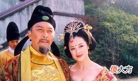 【爱历史】唐玄宗出逃当天,路过长安城的西门,宰相杨国忠邀请唐玄宗去看下