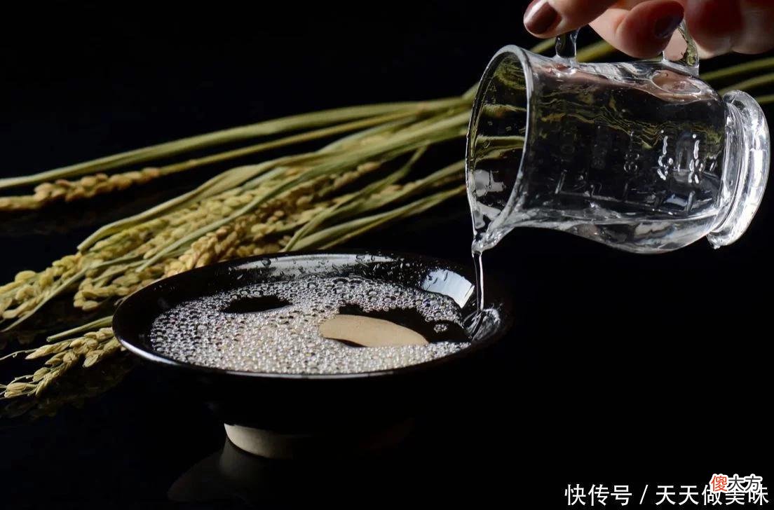 【十二星座】倒霉!小伙花万元买2瓶“虎年生肖茅台”,竟是价值不过百的假酒
