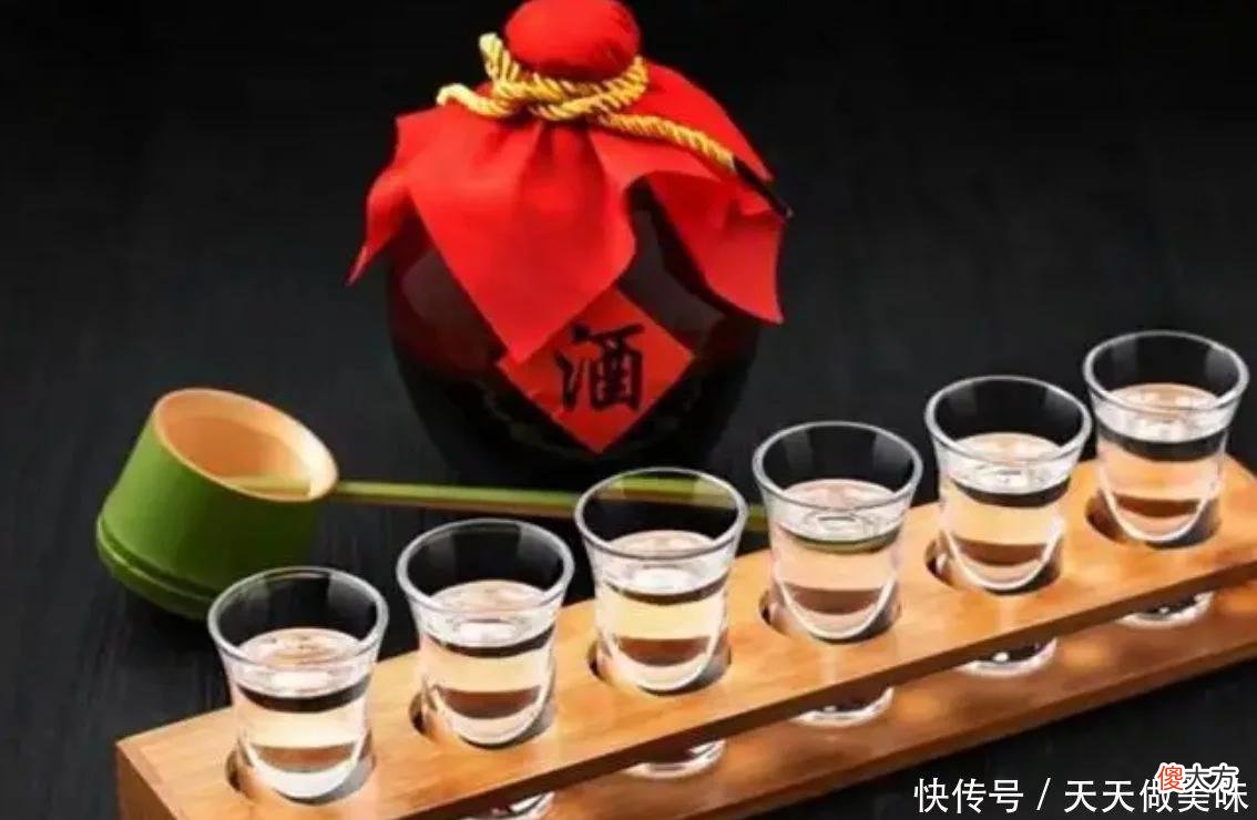 【十二星座】倒霉！小伙花万元买2瓶“虎年生肖茅台”，竟是价值不过百的假酒