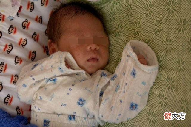 宝宝生下来太丑?五官有这3个特点,“丑娃”也能逆袭成高颜值