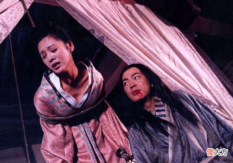 【爱历史】历史上代价最高的“床笫之欢”，一个绝世美女，毁掉一个超级大国