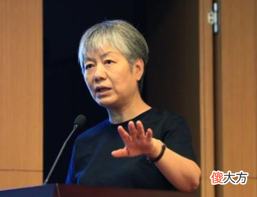 想要孩子有出息，不要对他爱得太满，李玫瑾：牢记三不惯两不管