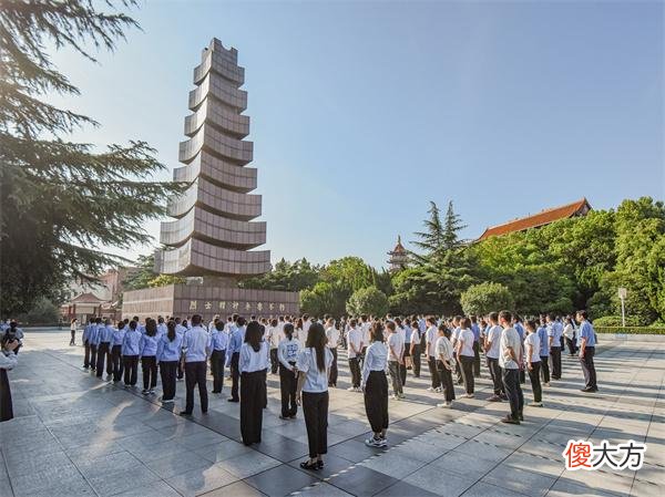 【爱历史】荆州举行“铭记历史 缅怀先烈 纪念抗日战争胜利77周年”活动
