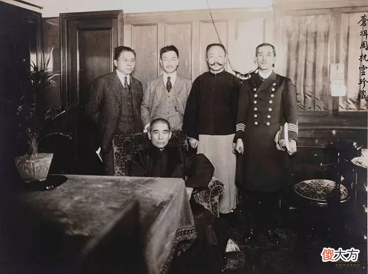 【历史故事】他见好友妻子太漂亮，杀人夺妻，生下10个子女，死后还享受国葬