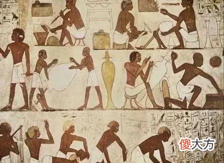 【就爱时尚】我穿裙子、涂指甲，但我依然是个好男孩