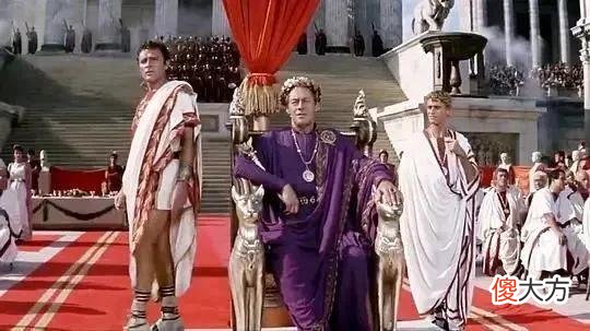 【就爱时尚】我穿裙子、涂指甲，但我依然是个好男孩