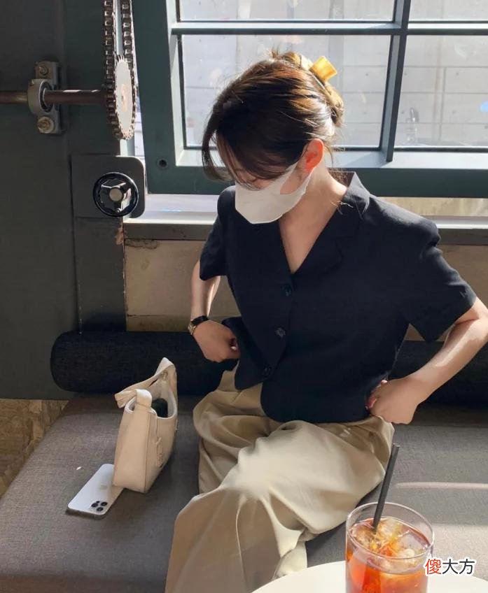 【就爱时尚】ins时尚博主m.bymood简约干净又舒服休闲的日常风