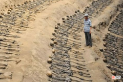 【历史故事】抗战往事：野战医院大量伤兵无药可医，67年后公路旁挖出三千烈士遗骨