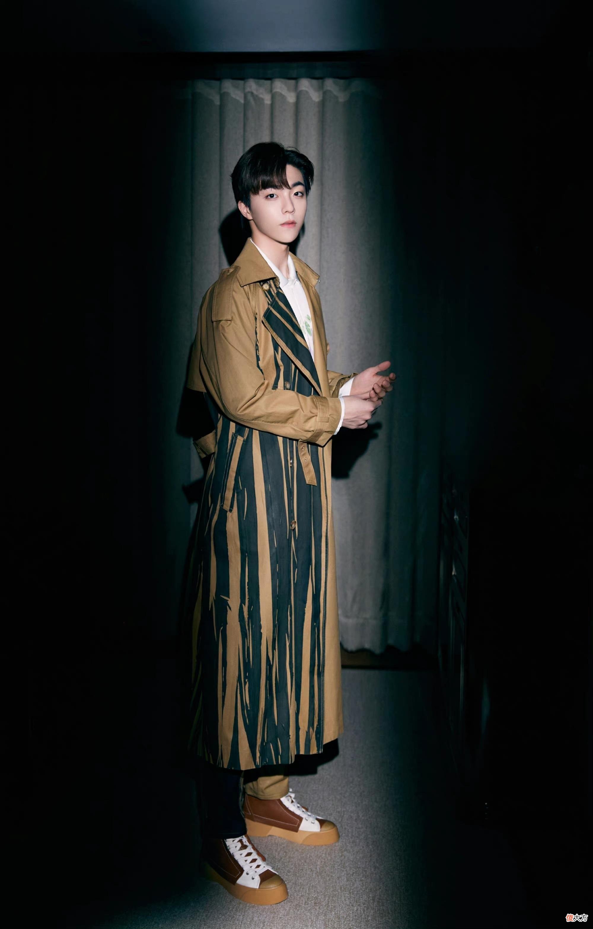 【就爱时尚】男士的秋季，都需要一件走路带风的风衣，都帮你们选好了