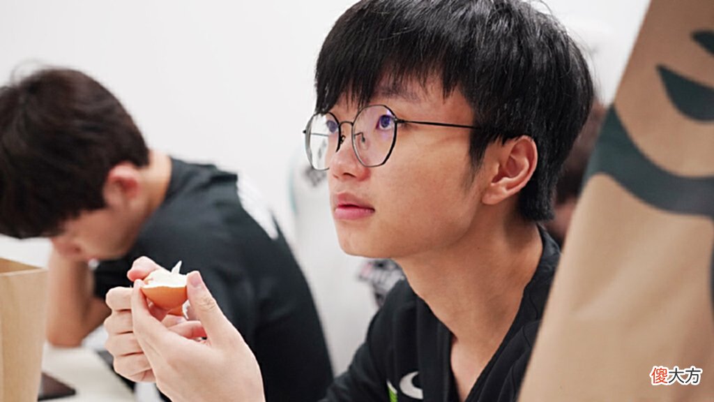 【游戏迷】VG官宣Kkoma教练卸任，年轻VG的未来还有多远？