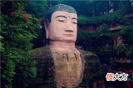 乐山大佛胸口处发现暗室，里面2样东西，揭开千年宝藏之谜被