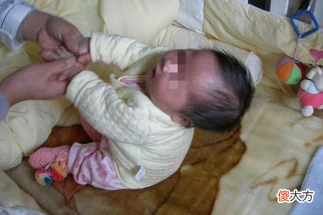 宝宝几个月可以练习独坐?一般不早于这个时间,容易影响身体发育