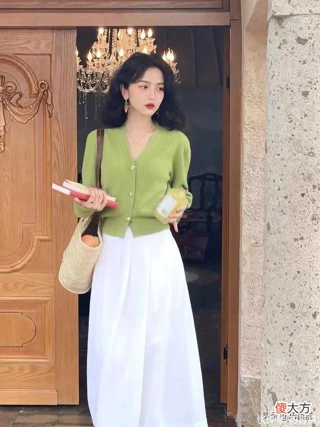 【时尚一点】怎么穿都好看！基本款就是yyds，不过时的经典，永久的潮流前线