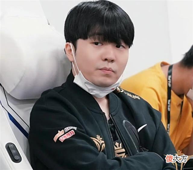 【游戏迷】V5落败小钰发文告别观众，直言这一年困难重重，阴云密布太过压抑