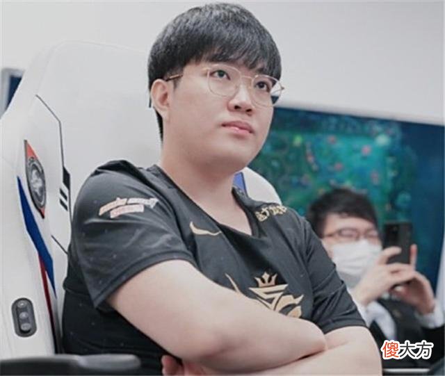 【游戏迷】V5落败小钰发文告别观众，直言这一年困难重重，阴云密布太过压抑