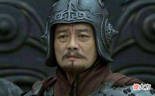 【爱历史】为啥袁绍敢率先称帝呢？他的实力到底如何呢