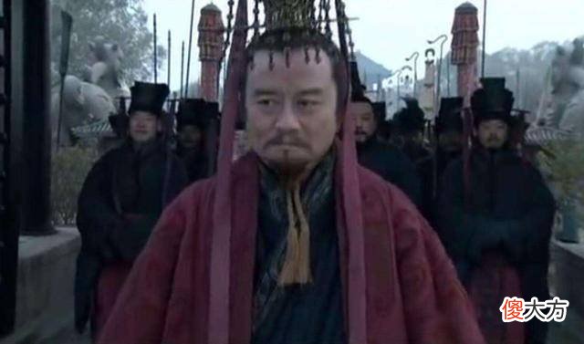 【爱历史】为啥袁绍敢率先称帝呢？他的实力到底如何呢