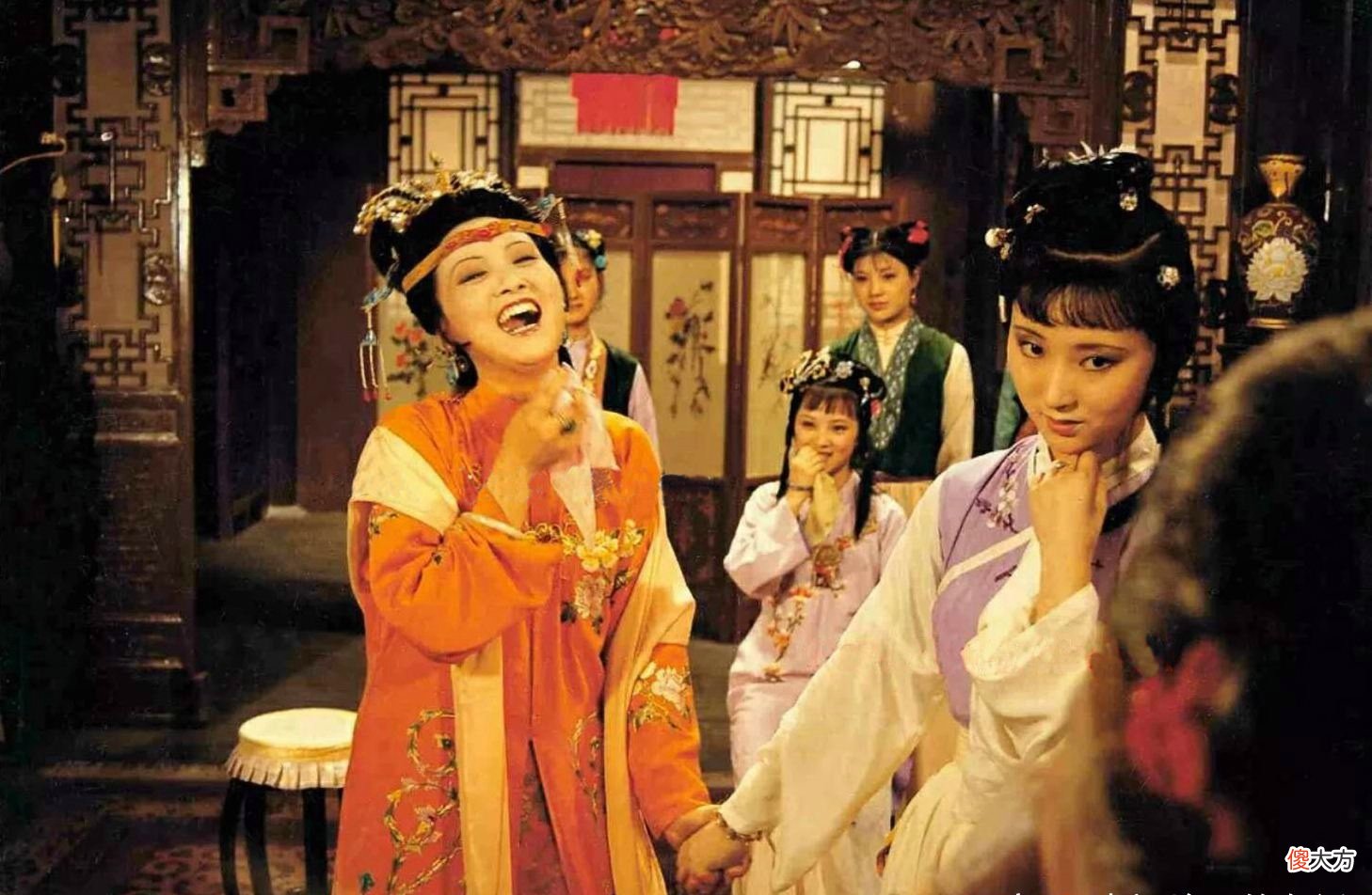 凤姐的孩子怀了六七个月居然会小产，真的是操心太过吗？你看她怀孕时做了什么