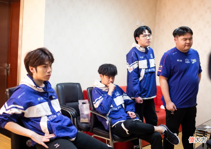 【游戏世界】ES辅助和教练理念不合？SK自曝动手打过子阳，第一教练落空了