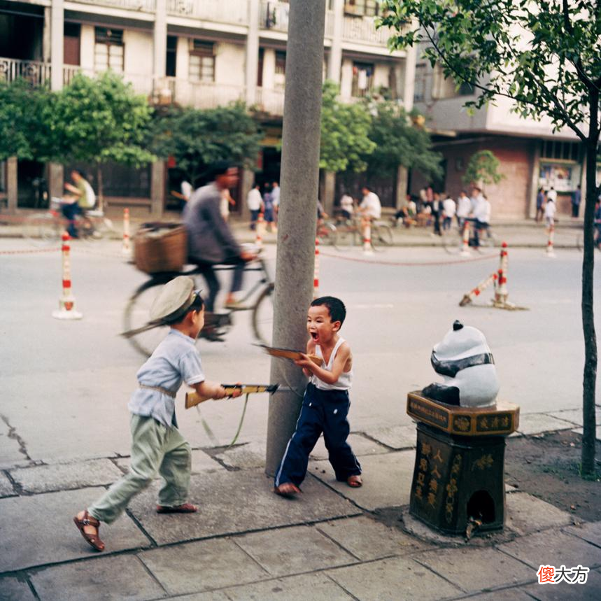 39年前,没有手机,没有网络,电视都还不普遍,可孩子们真开心啊