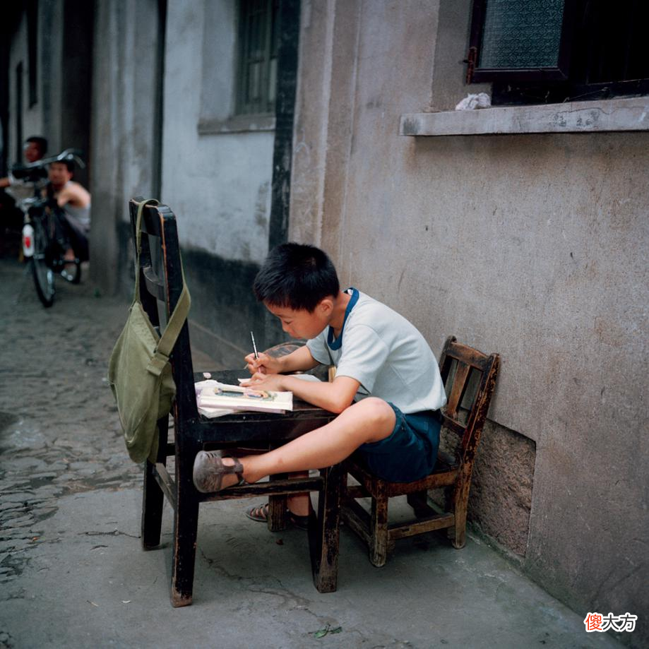 39年前,没有手机,没有网络,电视都还不普遍,可孩子们真开心啊