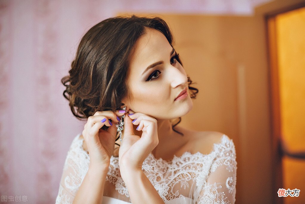 【就爱时尚】全世界一半的人造钻石来自我国,其中8成来自河南