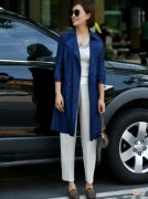 【时尚一点】女人过了50岁穿衣一定不能显俗气，学学这位妈妈，既优雅又不显老