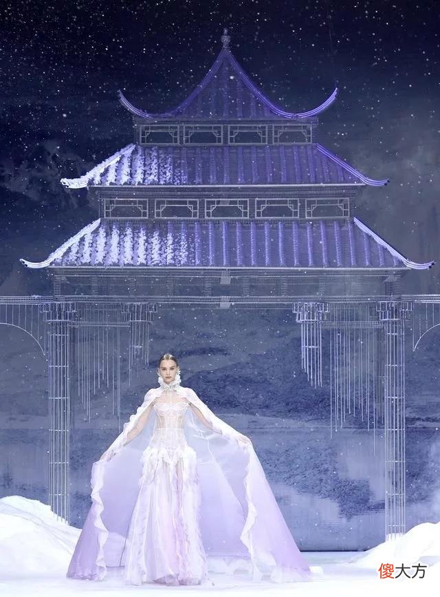 【就爱时尚】(文化)中国国际时装周(2023春夏系列)开幕秀在京举行