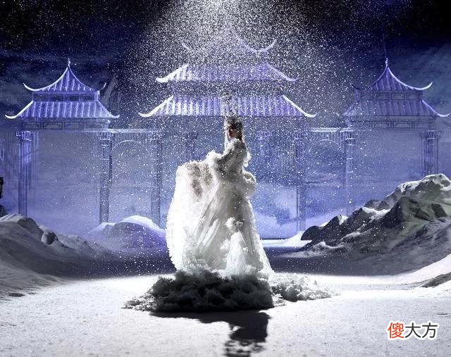 【就爱时尚】(文化)中国国际时装周(2023春夏系列)开幕秀在京举行