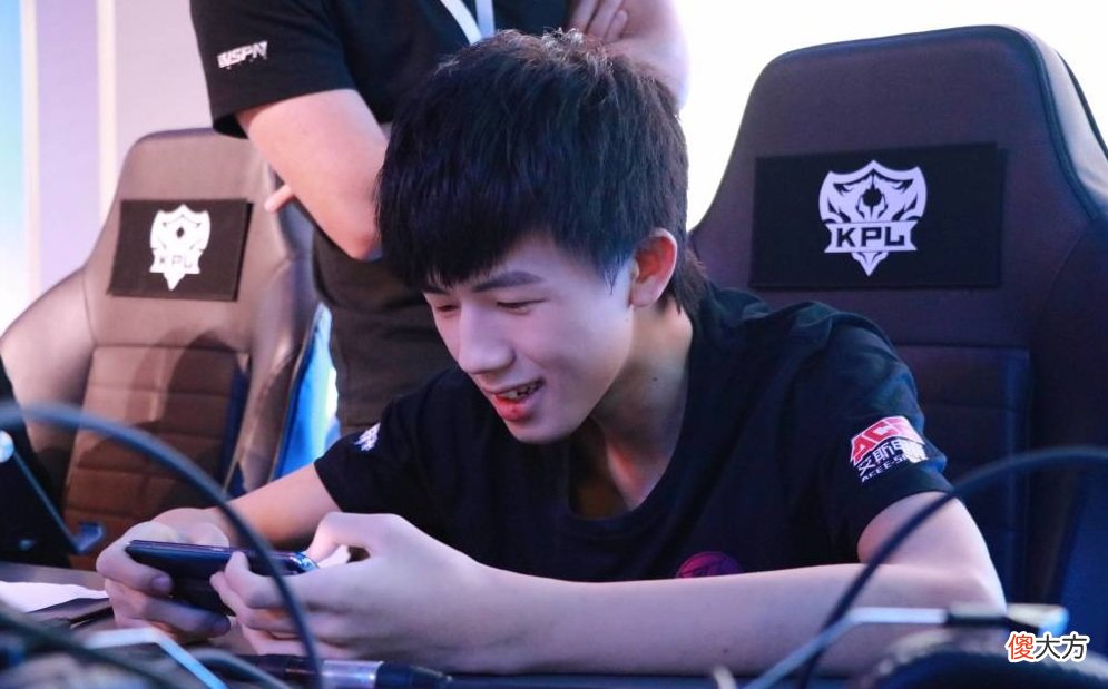 【游戏迷】世冠死亡之组出线名单确定，佛山GK1比3武汉eStar搭上末班车，TES遗憾出局