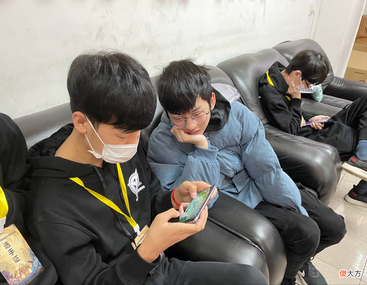 【游戏迷】张大仙能打职业吗？本人亲自晒巅峰赛分数，坦言成为职业只差这点