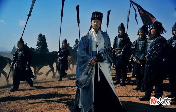 【历史故事】诸葛亮一生最完美的计策！帮助一个流寇当上皇帝