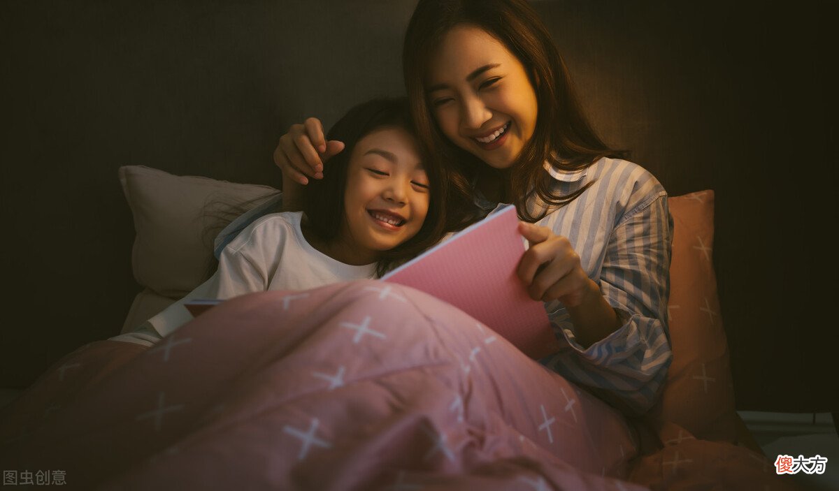 孩子“睡前一小时”，父母陪他做这3件事，胜过报10个学习班